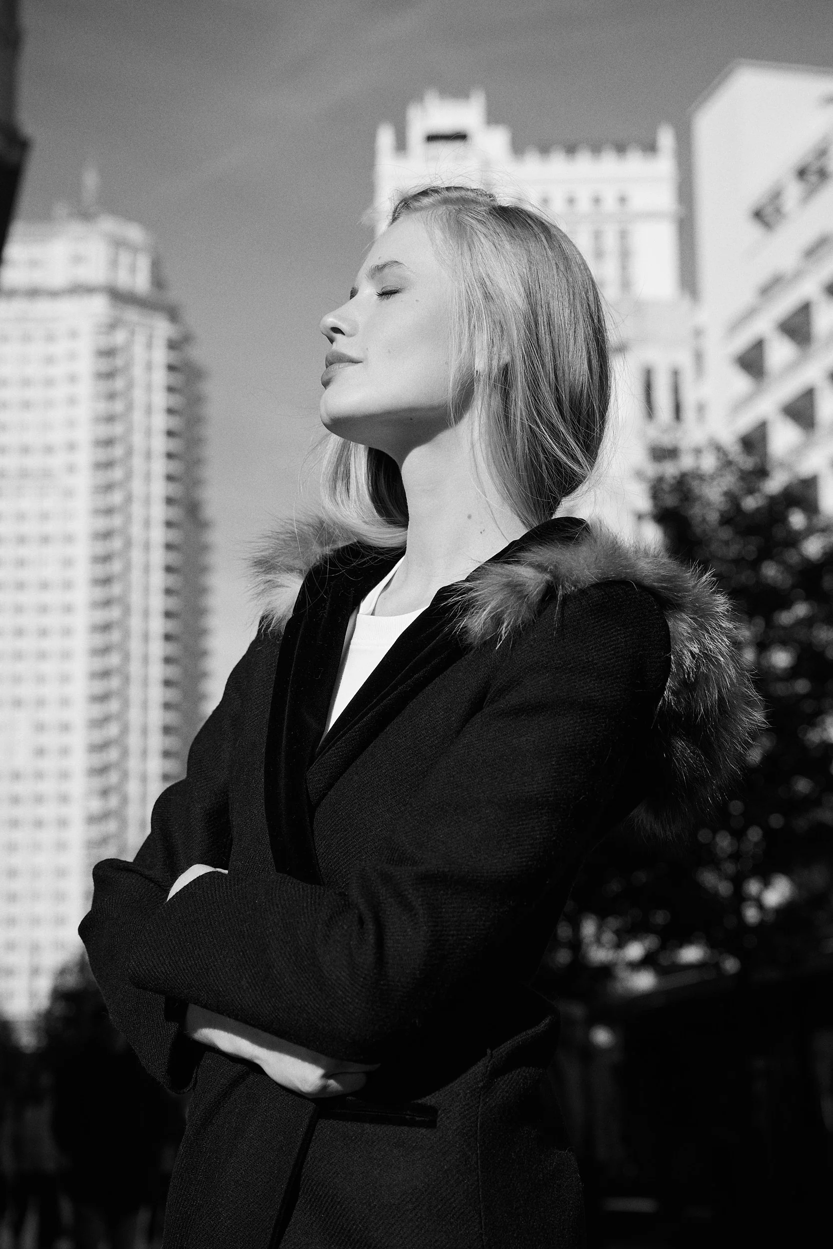 BLACK BARRON COAT - Image 4